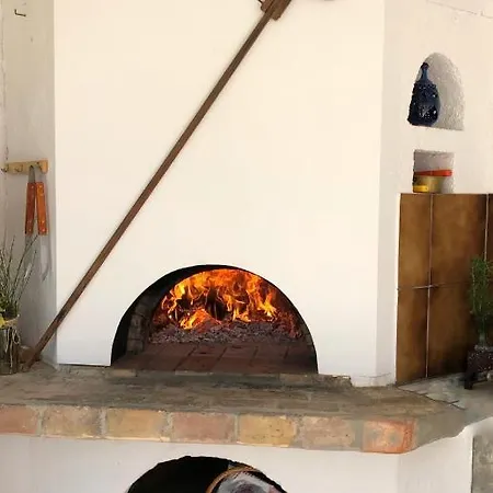 Elia's House Traditional & Cozy By 8essentially *